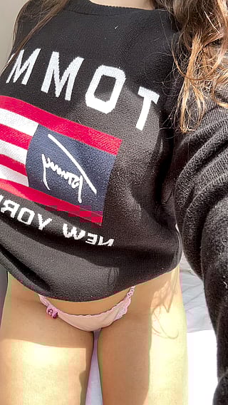 Winter Reveal: Big Tits and Cumshot'