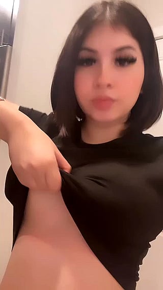 Big Tits Latina Titty Drops: A Sizzling Sensation!'
