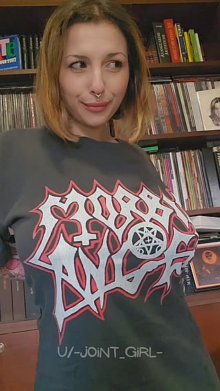 Big Tits on a Metal Chick: Titty Drop'
