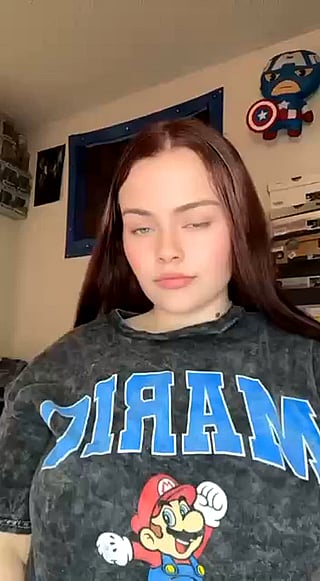 18yo American Titty Reveal: Big Tits & Amateur'