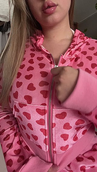 Very Soft Reveal: Big Tits Amateur OnlyFans'