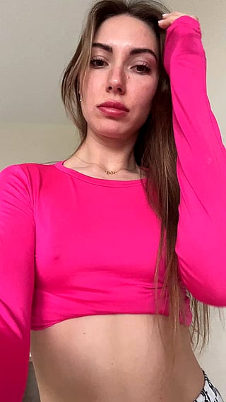 Sweet Reveal: Cute MILF Shows Off Her Tits'