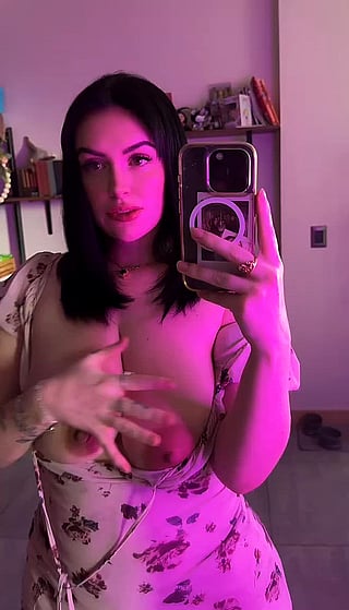 Big Tits, Cute, MILF, Saggy Tits, Tits - Happy to see me!'