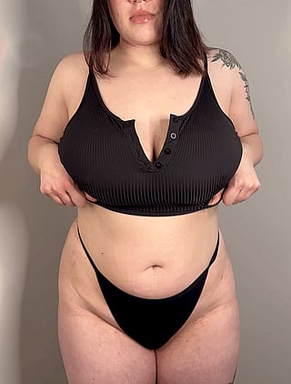 Heavy Titty Drop Makes Me Bounce'
