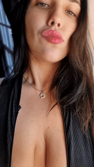 Reveal Yourself: Does My Chest Make You Want to Reveal Too?'