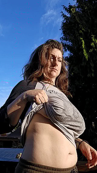 Rate my Titty Drop: A Busty Babe Exposes Her Boobs'