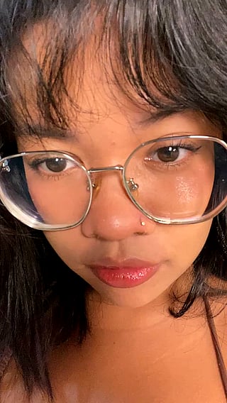 Petite Thai Teen Gets Pussy Eaten on First Date'