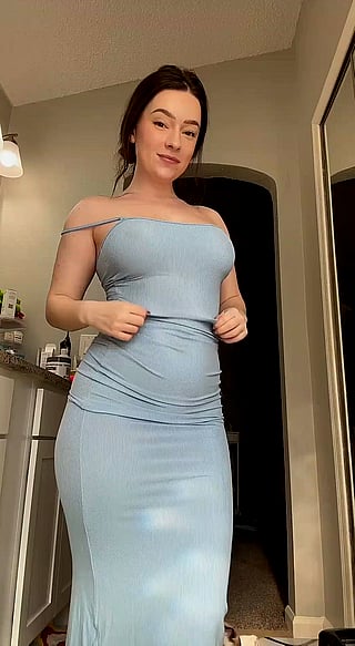 Blonde Babe Shows Off Her Cock in Homemade Solo Video'