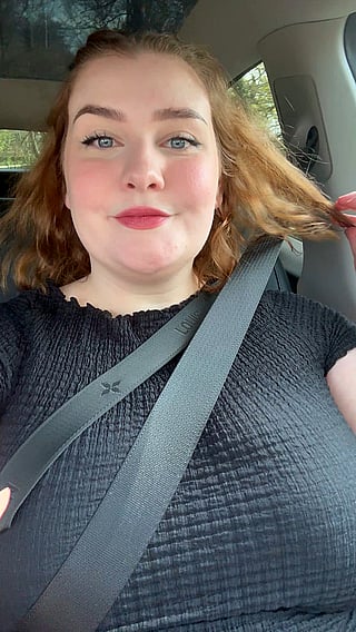 Chubby Mom Flashing Her Tits While Running Errands'