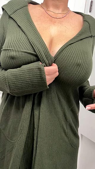 No hiding these big nipples (reveal)'