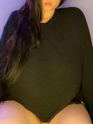 Big Tits Babe: Just a Shy Girl with Tits the Size of Her Head'