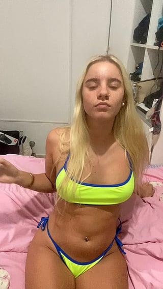 18f Smash or Pass: Big Tits and Amateur Action'