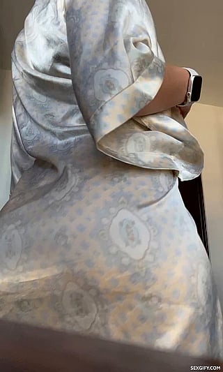 Mommy wants to sit on your face and ride it all night