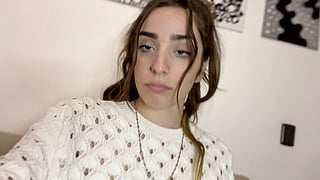 WTF, Girl's Not Wearing a Bra?!'