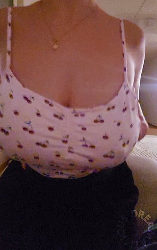 Wild Tits: Big Bouncing Boobs at Home Office'
