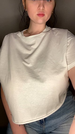 Braless Beauty: A Glimpse into the Life of a Pornstar'