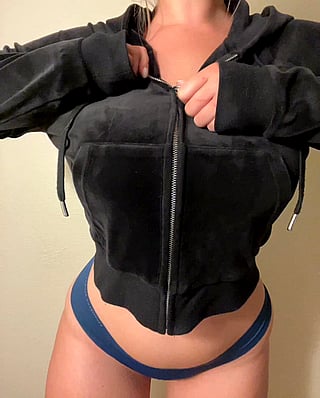 Feel the Softness: Big Tits Reveal'