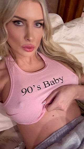 90's Baby Reveal: Big Tits & Boobs'