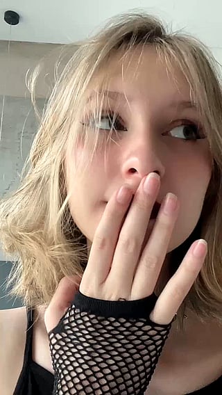 Get a Boner with this Teen's Small Boobs'