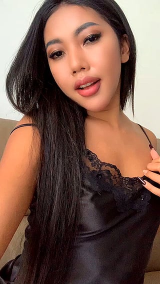 Big Hands, Big Tits: The Perfect Pair'