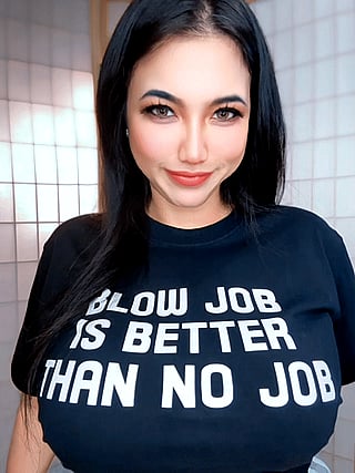I Bet You Agree on What I'm Wearing - Black Shirt with White Letters'