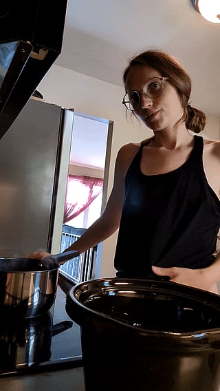 Cooking with Glasses: No Bra, No Problem'
