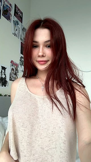 College Girl Reveals Huge Boobs in Barely Legal Video'