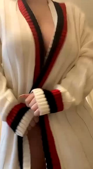 Big Tits Reveal: Quick Robe Slip'