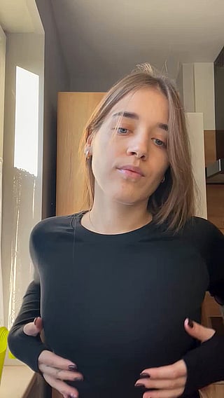 Big Tits Reveal: OnlyFans Teen Exposed'