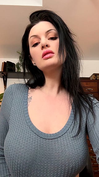 Big Tits, Boobs, Cute: No Need for a Bra 3'
