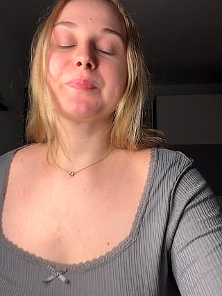 Big Tits MILF: My Boobs Don't Look Good in Bras'