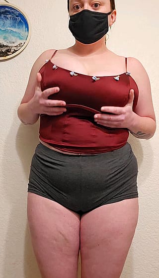 I love wearing clothes that are too tight for my soft body'