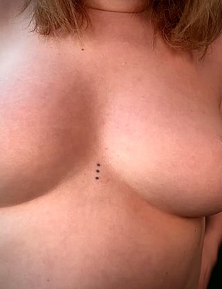 Redhead MILF with Nice Boobs'