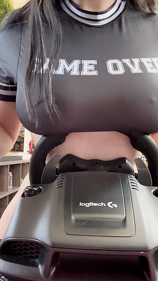 Busty Gamer Chick Drops it for You to Enjoy'
