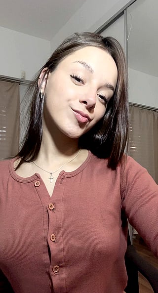 Small Tits Reveal: Cute Teen Shows Off Her Petite Chest'