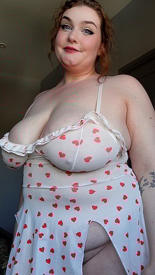 H Cup Hottie: Big Tits and Ass'