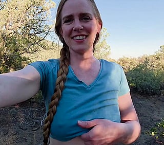 Hiking Hottie Flashes Her Big Tits on the Trail'