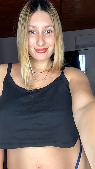 Show Off Your Soft DDs: A Big Tits MILF's Natural Beauty'