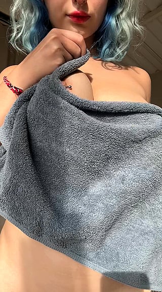 Titty Reveal: OnlyFans Teen Shows Off Her Goods'