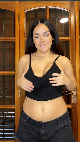 Hard to Ignore These Tits Reveal'