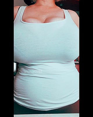 Hello Saturday Boobs: Big Tits, Boobs, Tits'