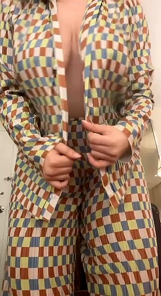 Pant Suit Doll Reveal: 28F, Amateur, Big Tits, OnlyFans'