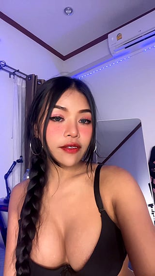 18 and Unforgettable: Just One Look'