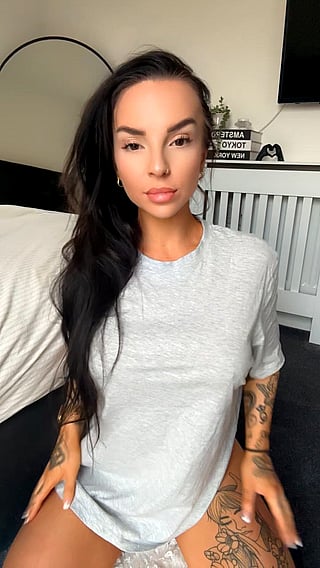 Fake Boobs & Lips: Are Men Still Into Them?'