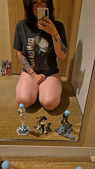 I'm a beginner, reveal her don't judge me for being dorky'