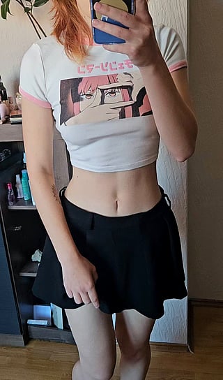 B Cup Natural's Upskirt Moment: No Panties, No Bra'