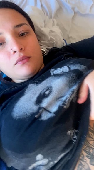 Chubby BBW Revealing Saggy Tits to Strangers'