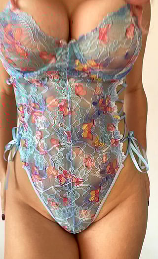 Bouncing Big Tits: A Wild Ride'