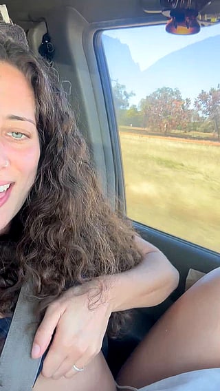 Car Reveal: Big Tits and Ass'