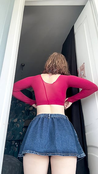 Big Tits Reveal: Showing Off My Huge MILF Boobs'